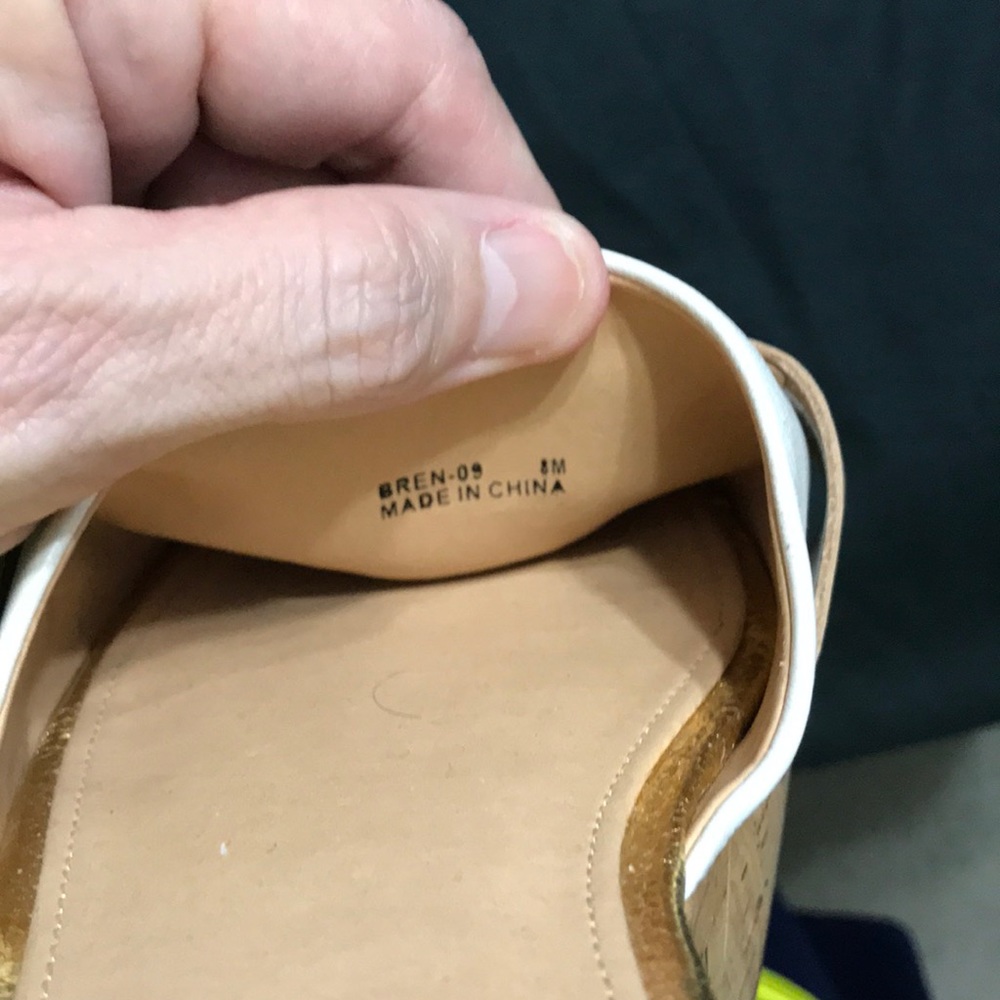 Lightly used Donald Pliner DMSX ** shoe sale ** - Picture 8 of 8